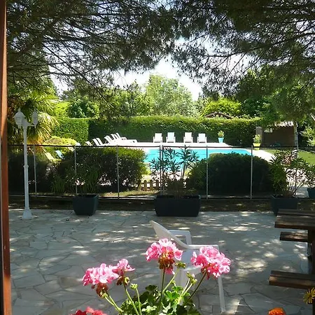 Les Des Mousquetaires Chalet *