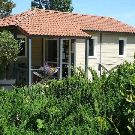 Les Des Mousquetaires Chalet *