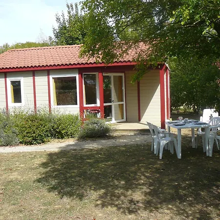 Les Des Mousquetaires Chalet *